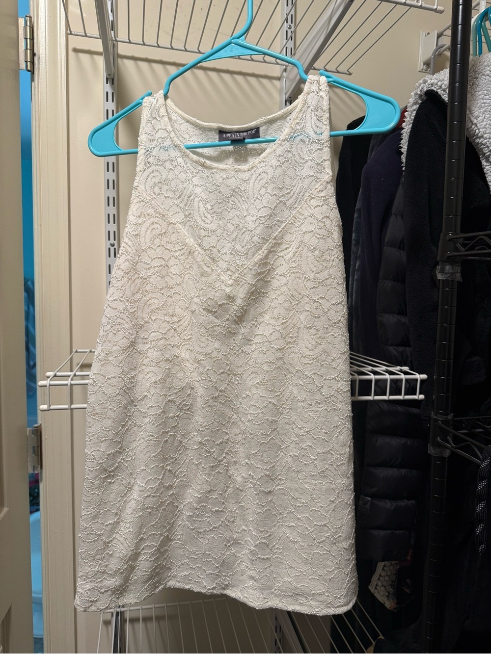 A Pea in the Pod Ivory Lace Tank